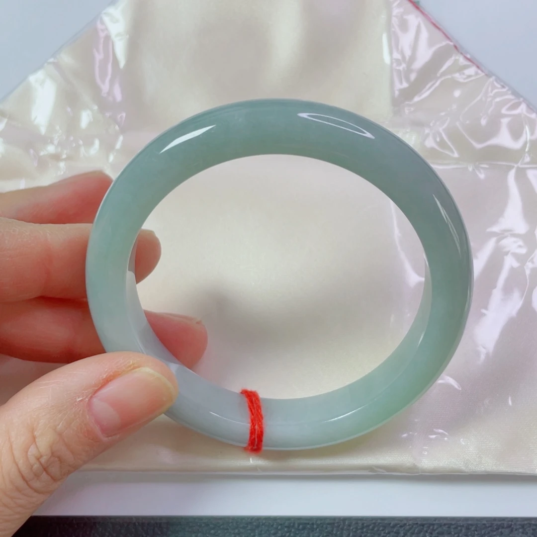 翡翠未镶嵌手镯圈口60.4宽12.2厚9.2