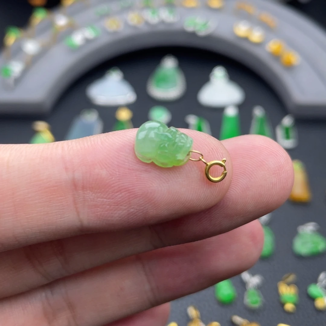 翡翠18K金镶嵌颈饰天然缅甸翡翠a货