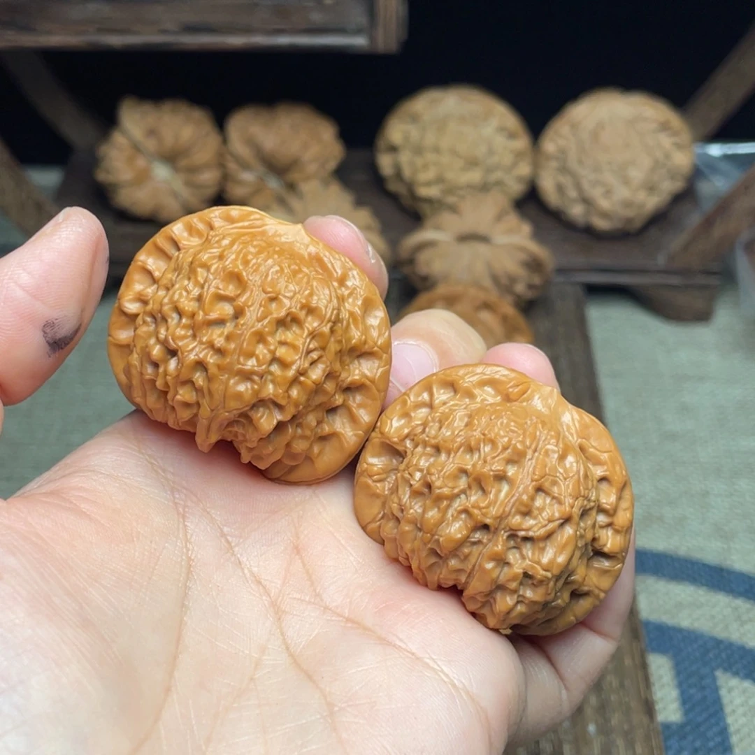 文玩核桃把件40血麒麟