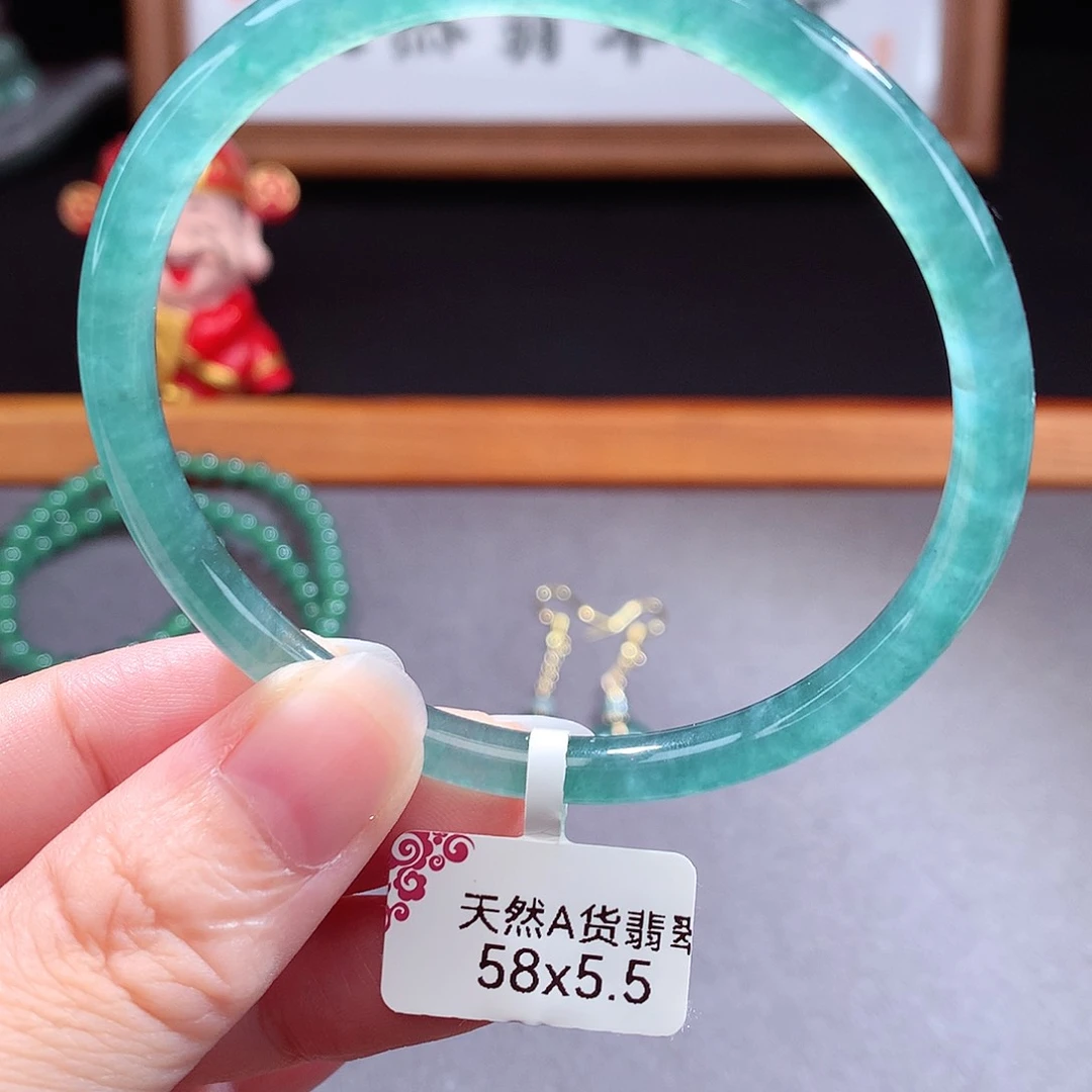 未镶嵌手镯（圆镯）翡翠