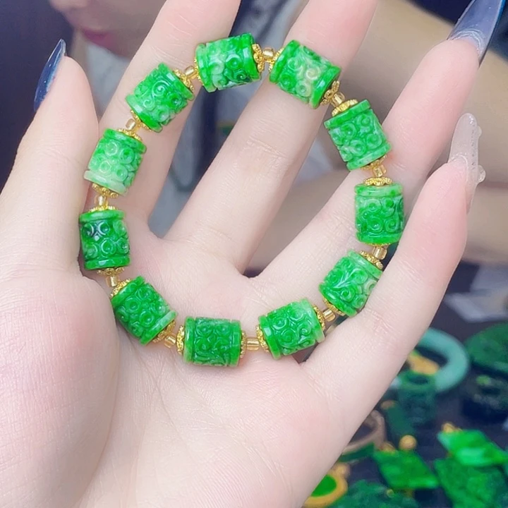 颈饰未镶嵌翡翠多样性