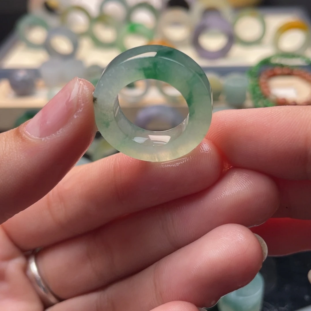 未镶嵌定制翡翠冰绿