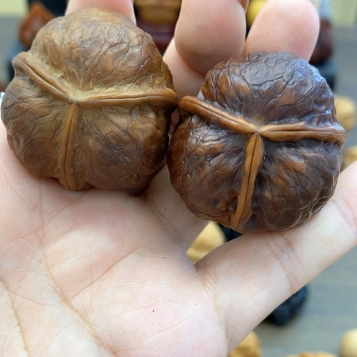桃核吊坠玉蟾三棱