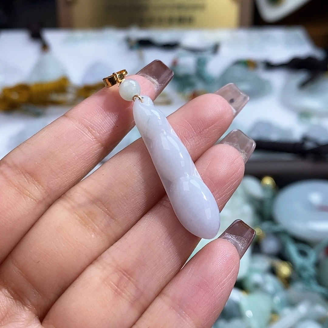 翡翠未镶嵌颈饰4518