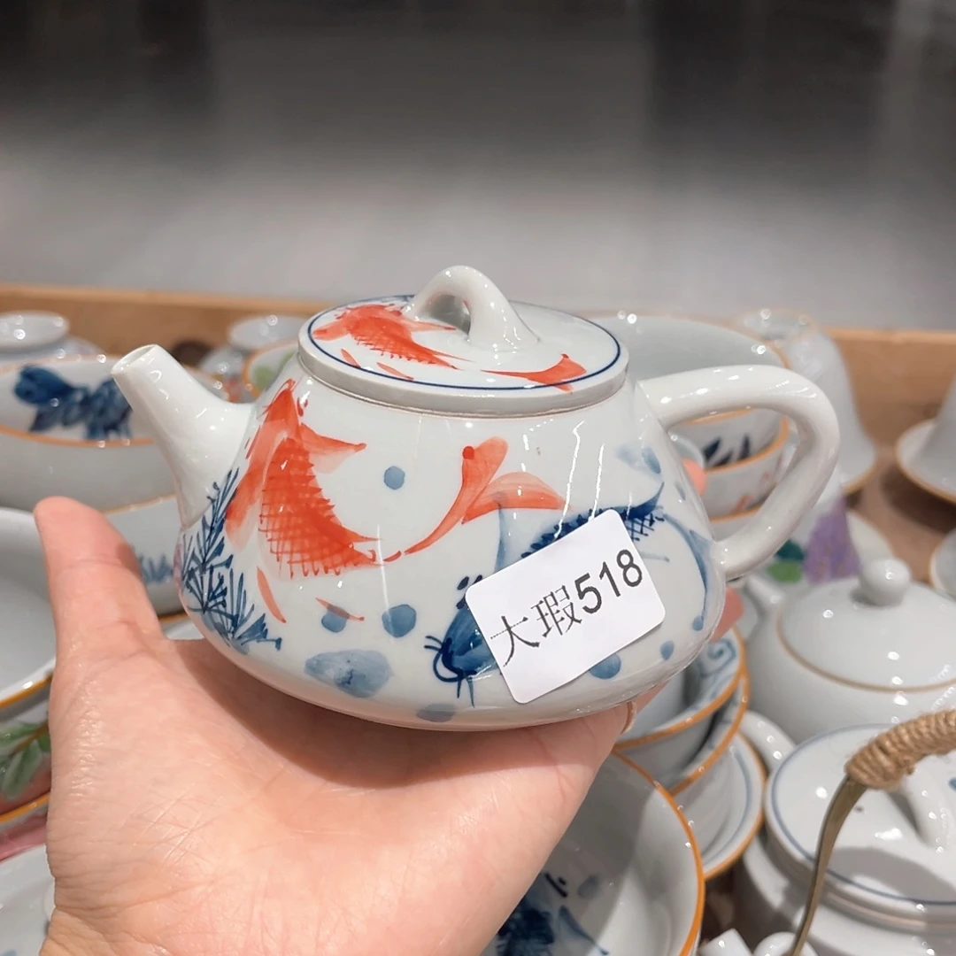 釉下手绘茶具微瑕