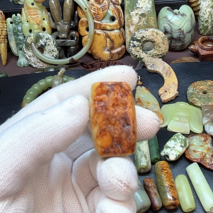 未镶嵌岫岩河磨玉（透闪石质玉）车挂风****人