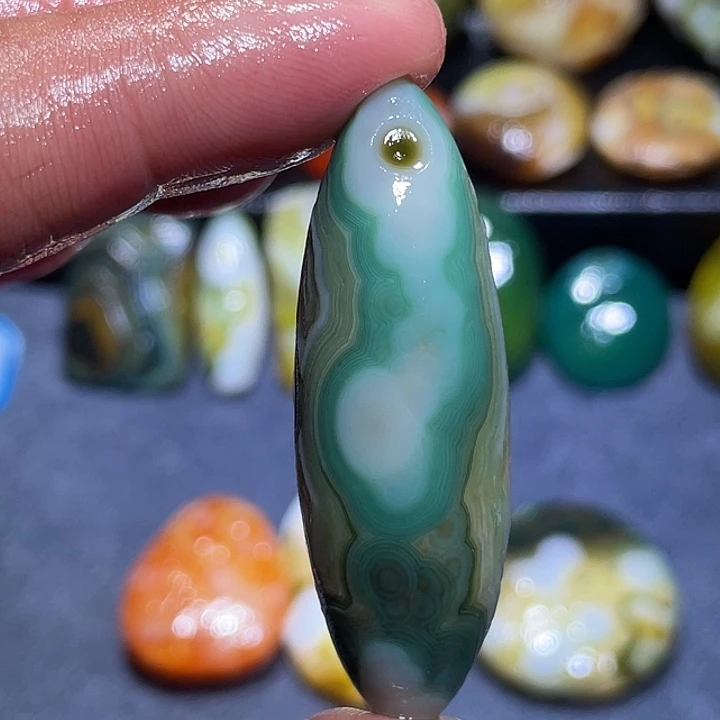 玛瑙/玉髓未镶嵌珠宝奇石