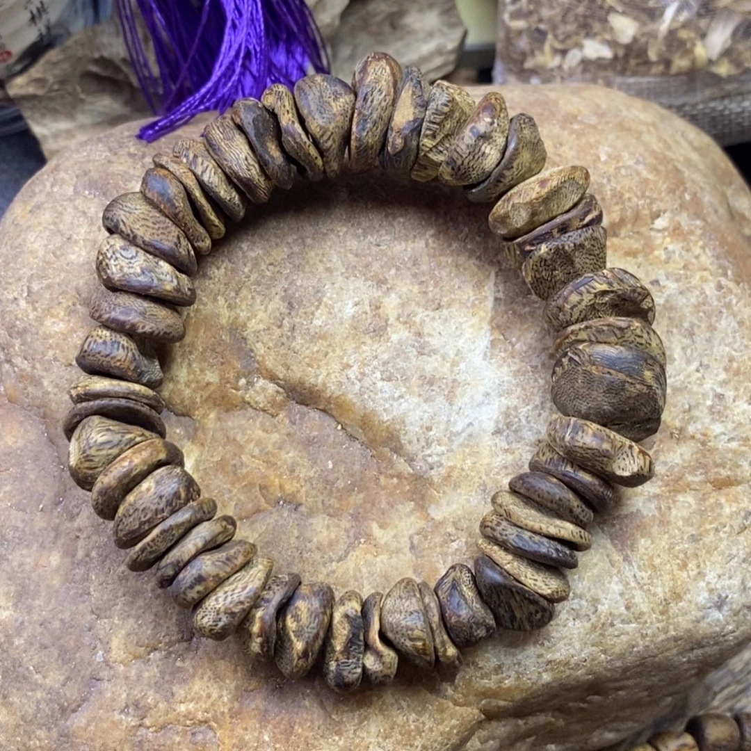 沉香奇楠沉香99沉随形树丁壳子