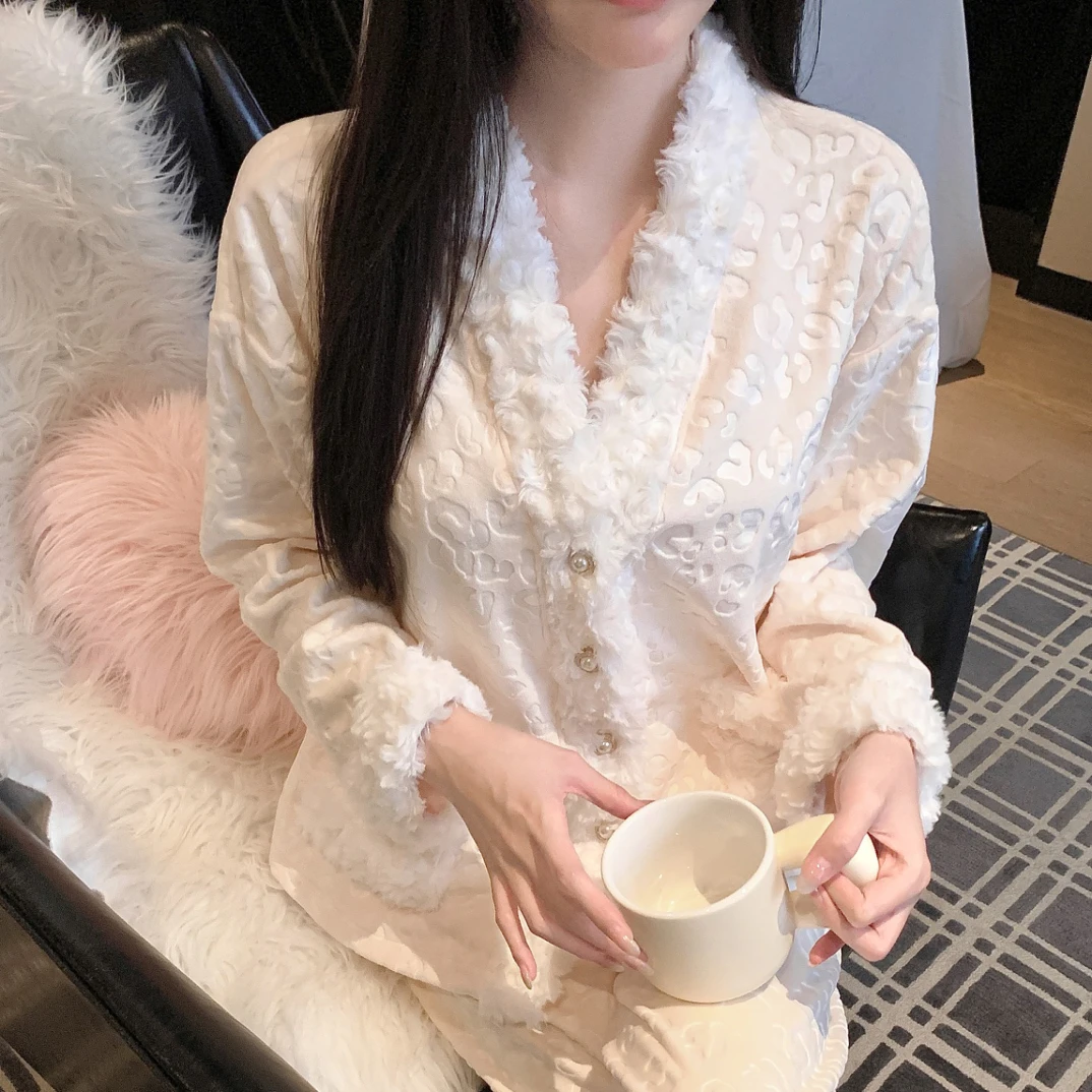 2025新款睡衣女秋冬季海岛绒薄绒可外穿少女甜美家居服珊瑚绒套装