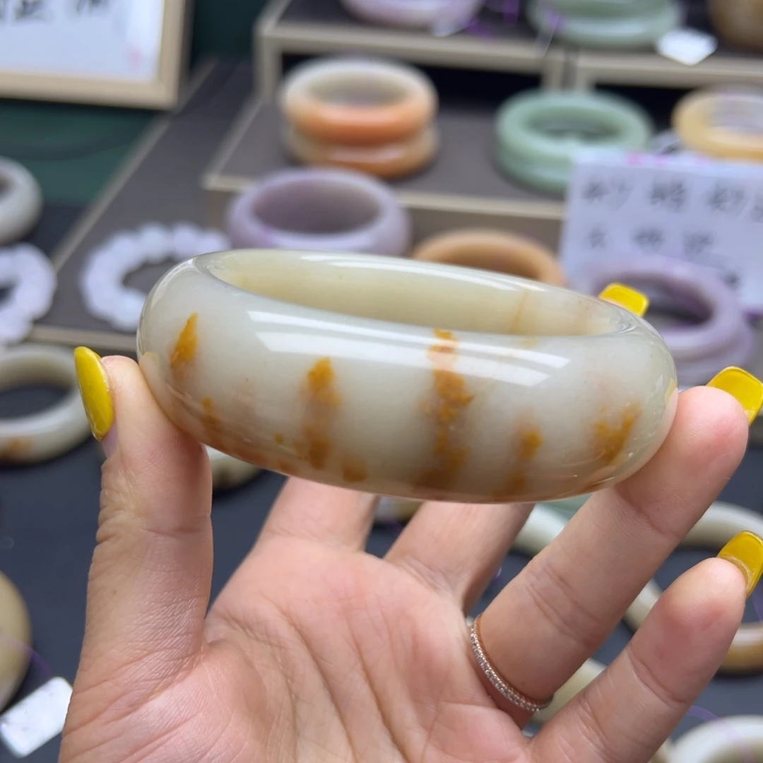 我***）石英质玉（佘太翠）未镶嵌手镯