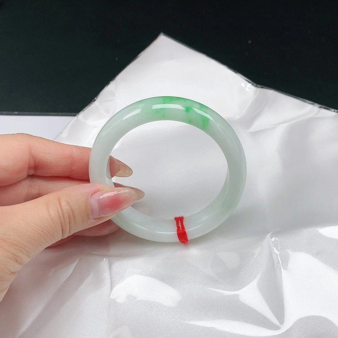 翡翠手镯未镶嵌翡翠054