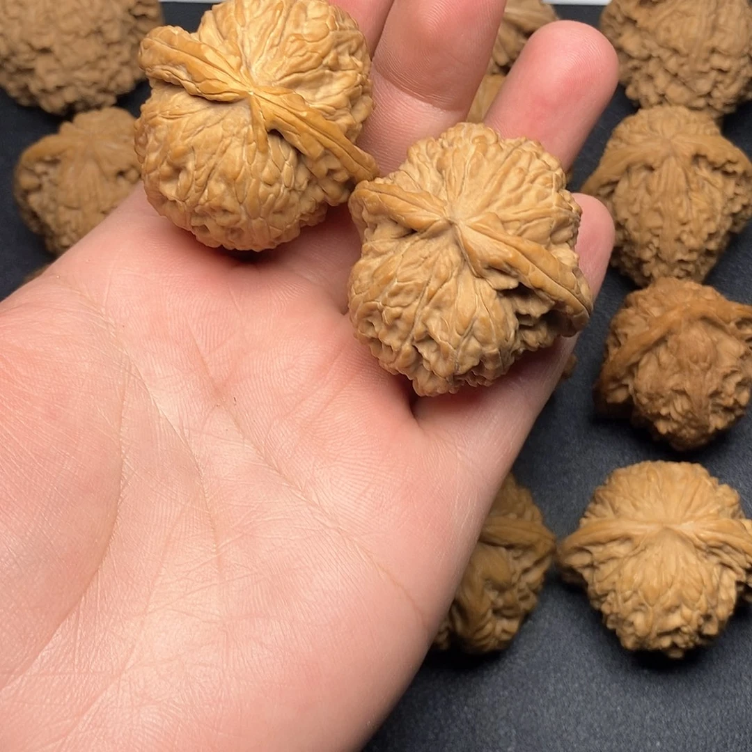 文玩核桃把件41球白