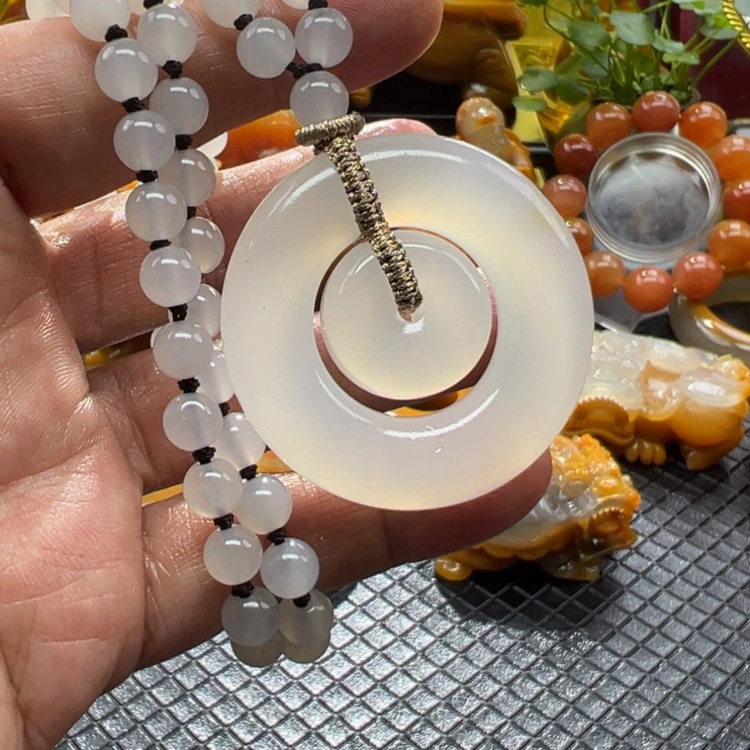 石英质玉未镶嵌颈饰