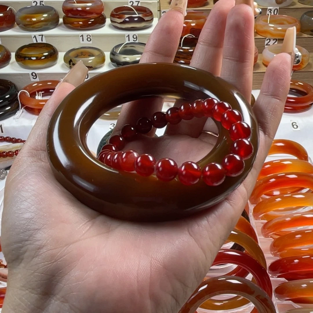 玛瑙/玉髓手镯未镶嵌阿*
