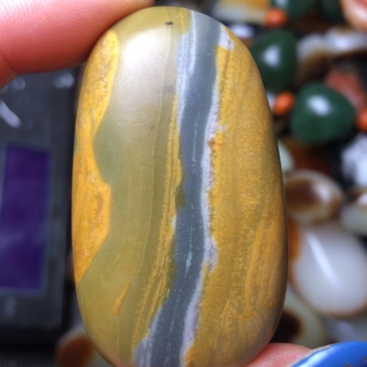 和田玉未镶嵌珠宝奇石