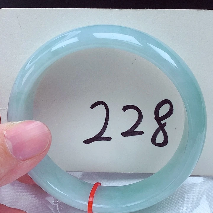 翡翠未镶嵌手镯翡翠