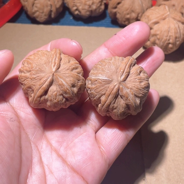 文玩核桃 元宝三棱