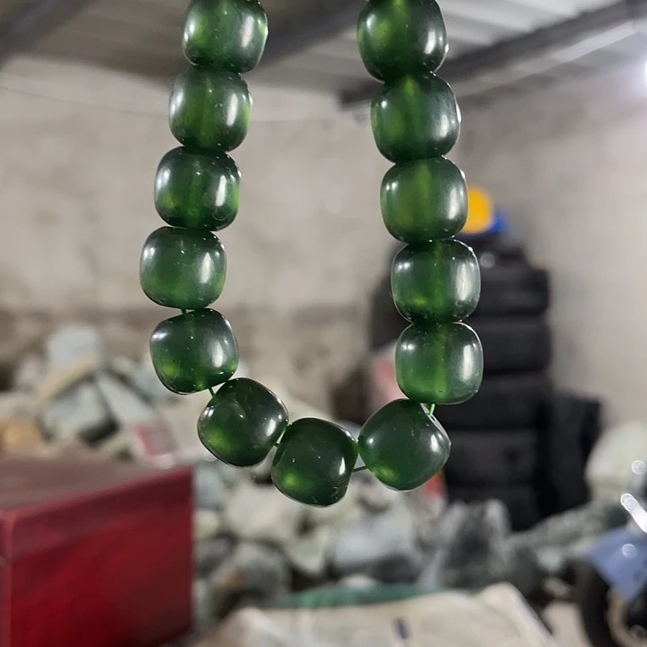 蛇纹石玉未镶嵌珠宝奇石