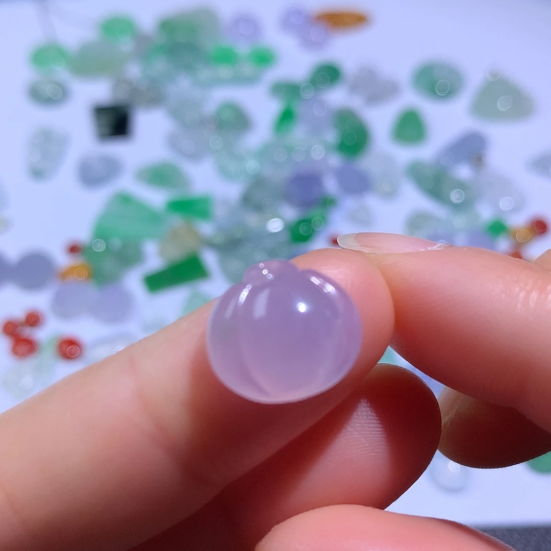 翡翠颈饰未镶嵌南瓜