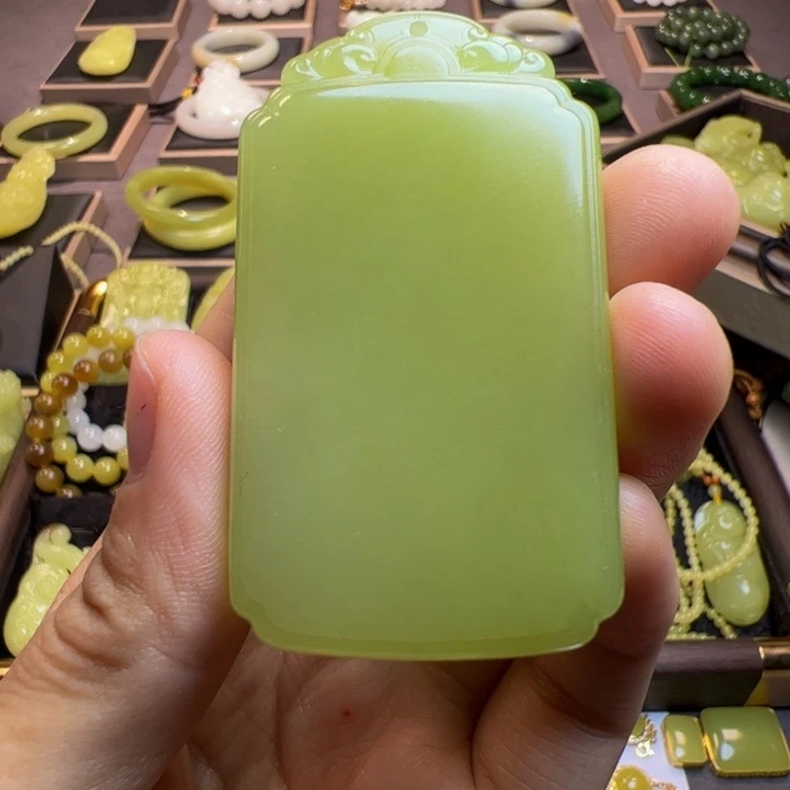 和田玉（黄玉）未镶嵌颈饰