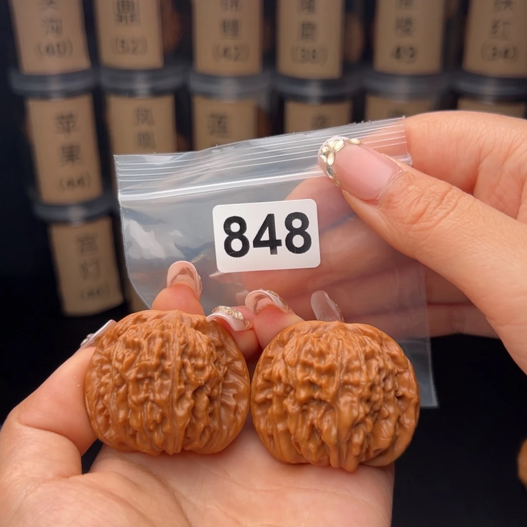 小***张文玩核桃吊坠四座楼