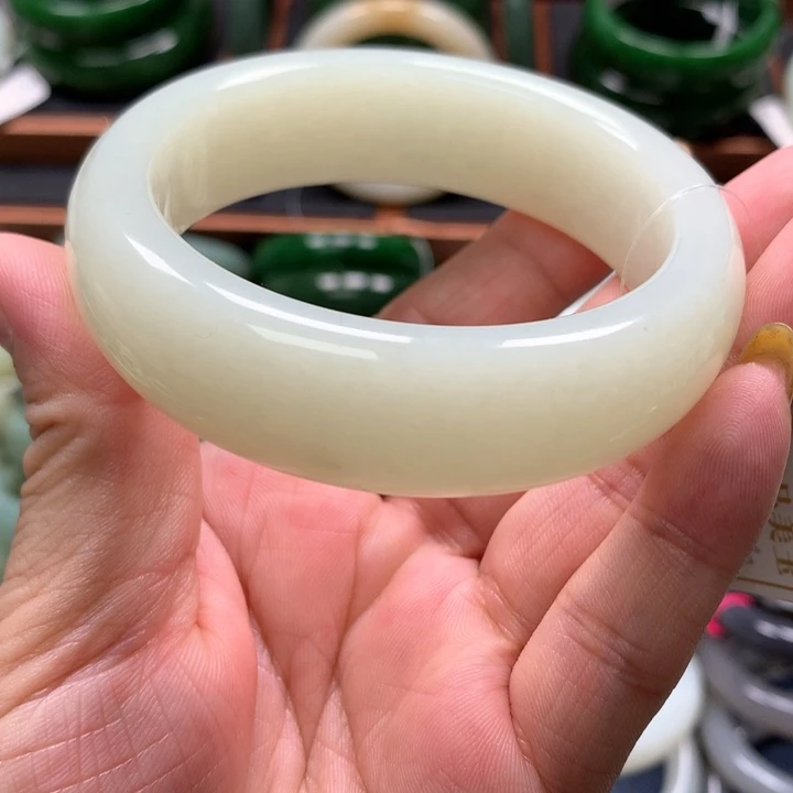 【闪购商品】未镶嵌手镯和田玉