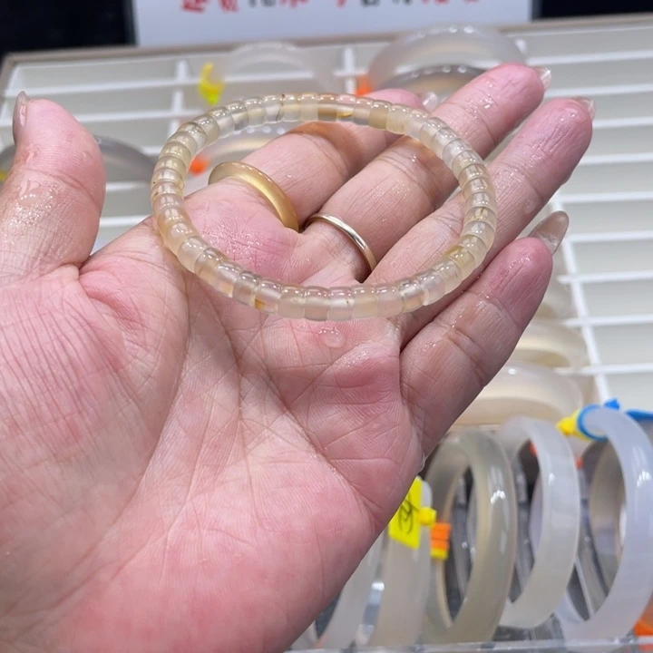 玛瑙/玉髓未镶嵌手镯