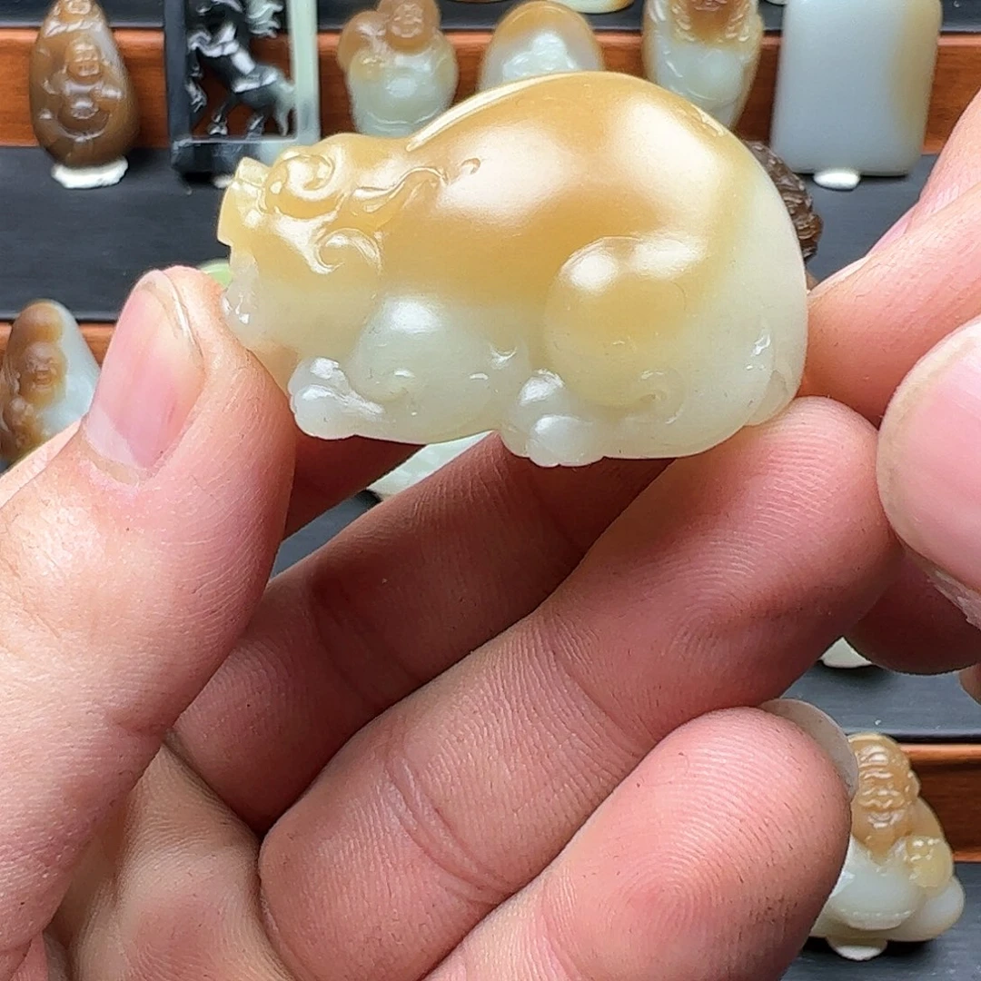 和田玉（糖玉）颈饰未镶嵌异*君