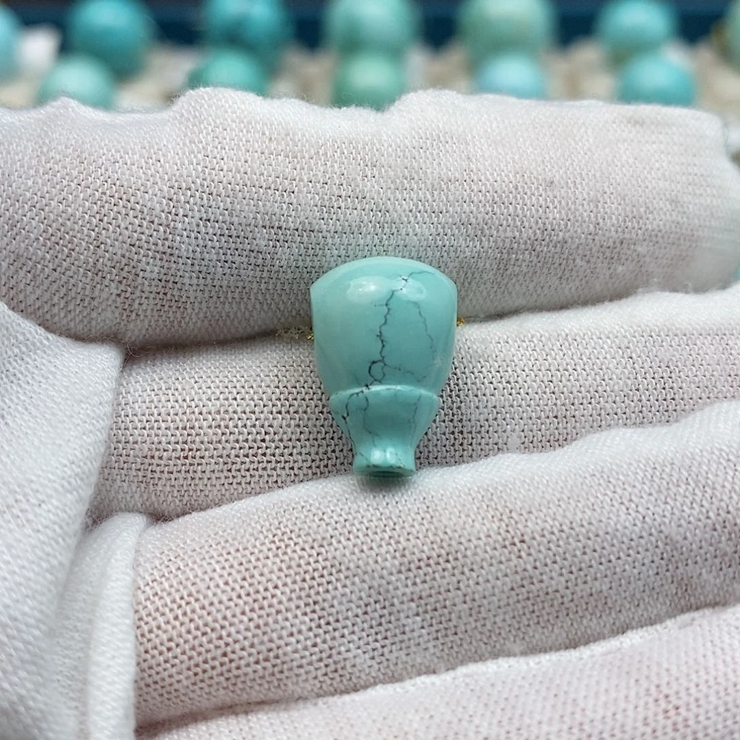 绿松石配饰未镶嵌文