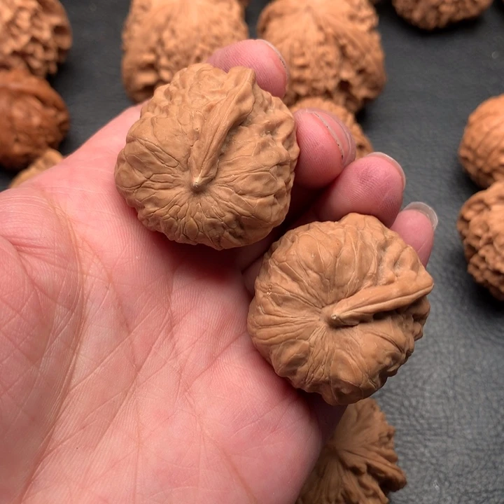 文玩核桃吊坠新*字狮子头