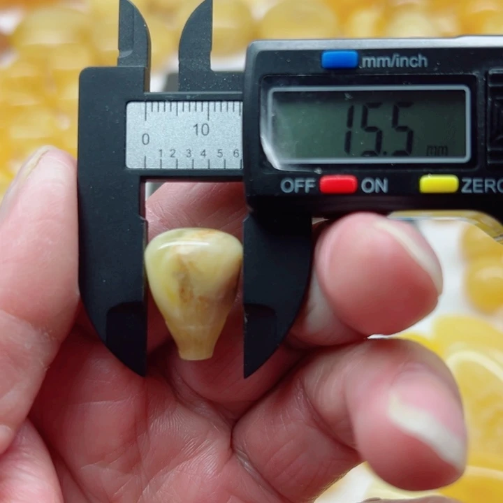 琥珀（矿物珀）未镶嵌裸石