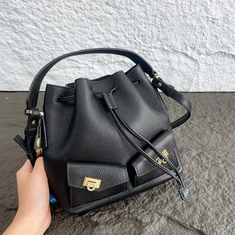 95新/菲拉格慕/包包/[251029NKWC]/C18978099984