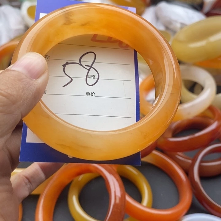 石英质玉未镶嵌手镯