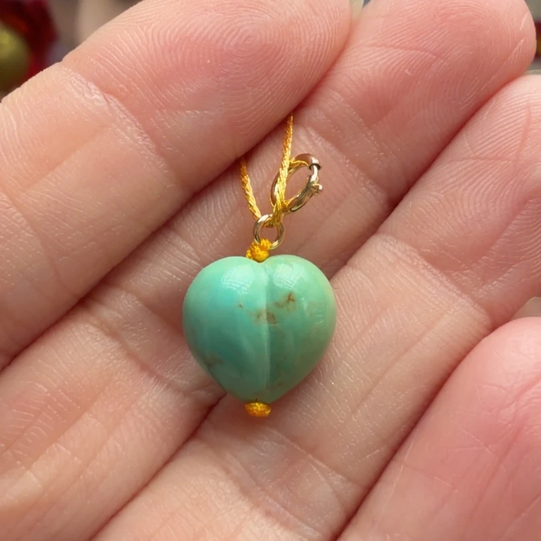 绿松石未镶嵌颈饰