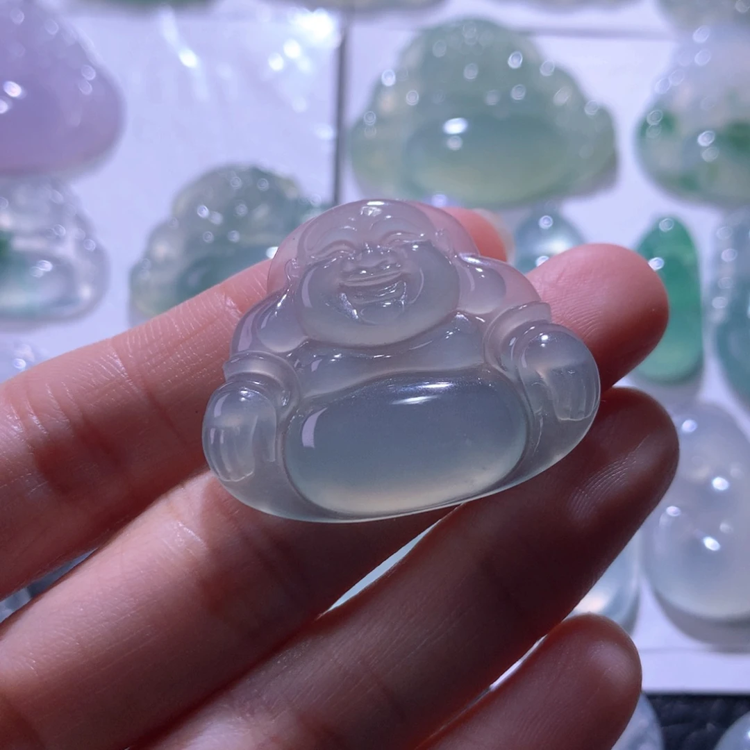 翡翠未镶嵌颈饰佛