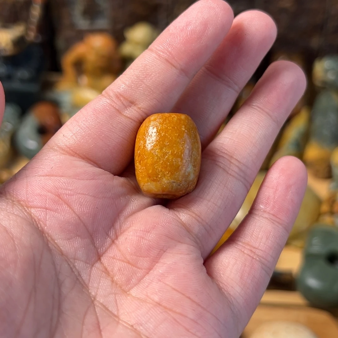 老***孙未镶嵌岫岩河磨玉（透闪石质玉）把件