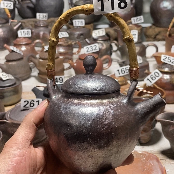 纯手工制作提梁壶