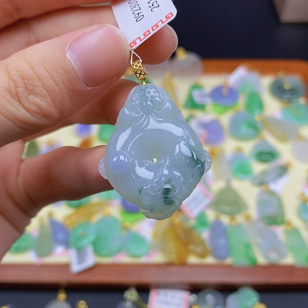 翡翠颈饰18K金镶嵌翡翠