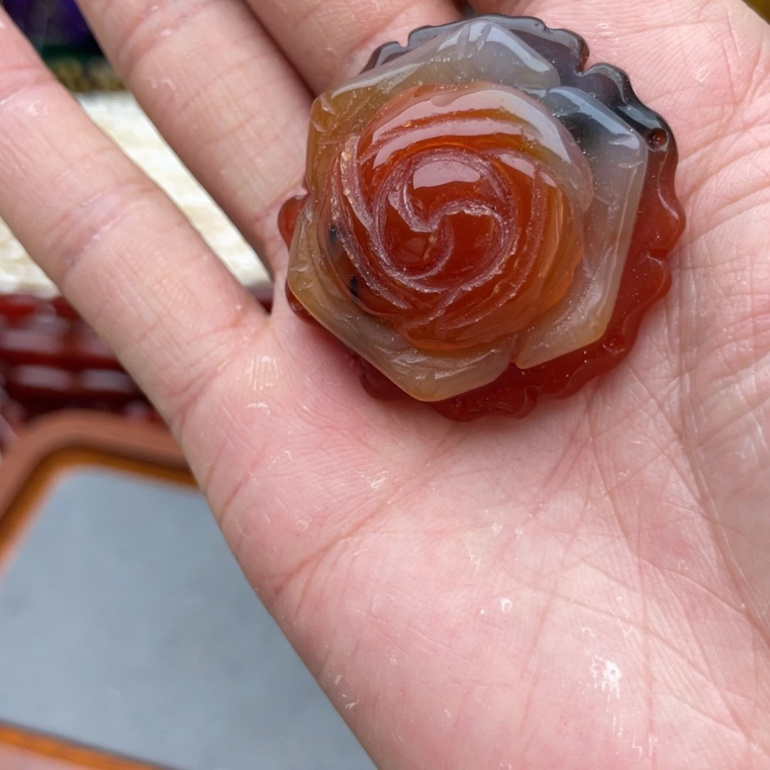 玛瑙/玉髓未镶嵌珠宝奇石玛瑙雕刻花1颗卡39