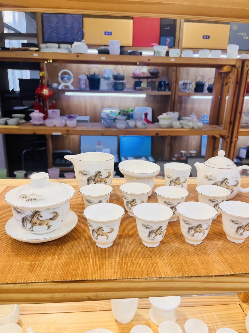 晟翔羊脂玉茶具白瓷套装—马以功成16头