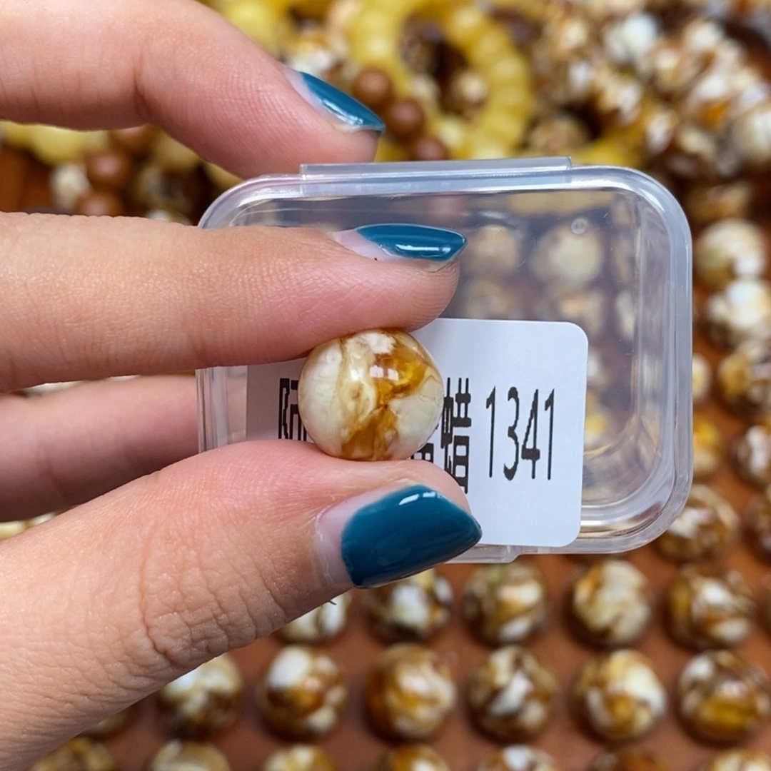 把件猴头核桃沁色蜜蜡圆珠老型1341