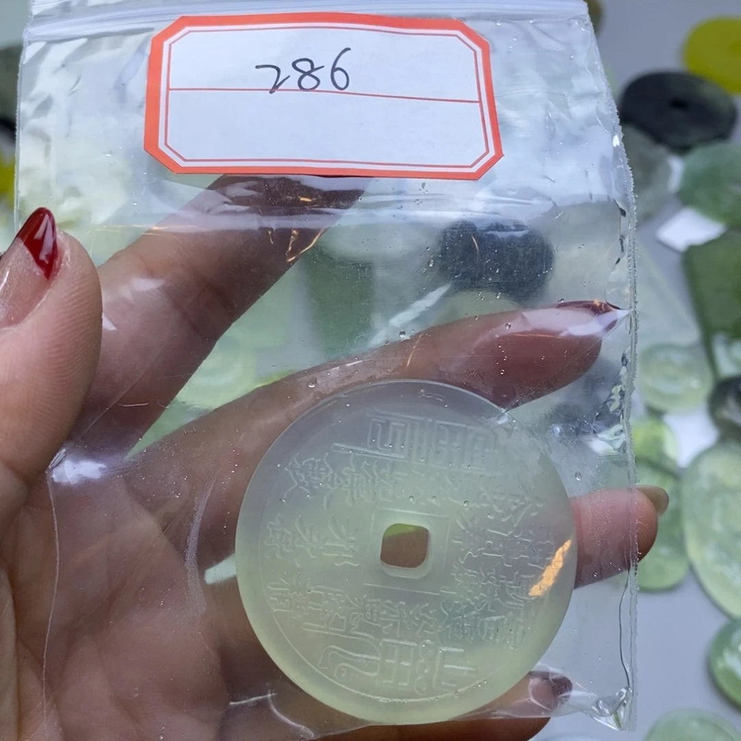 蛇纹石玉颈饰未镶嵌无*颈饰