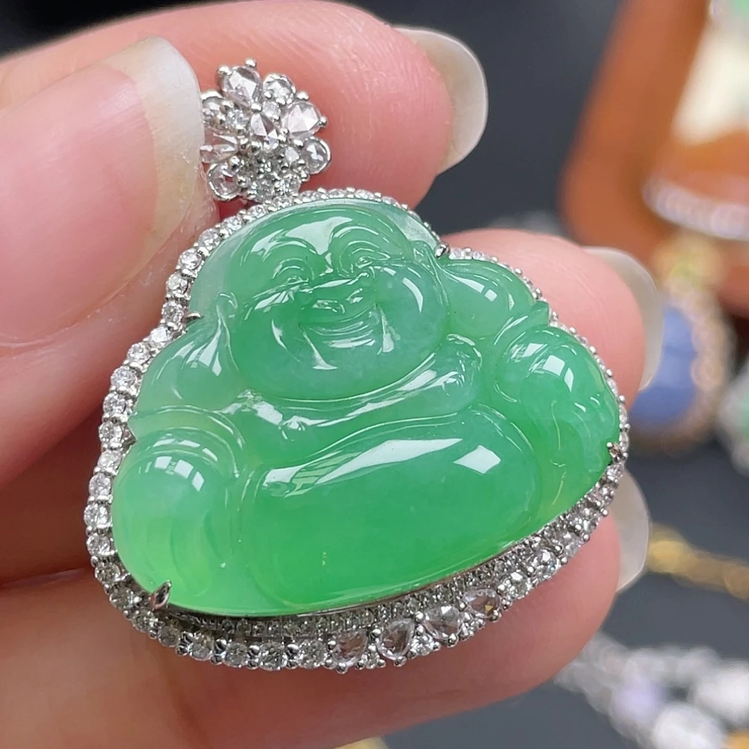 翡翠18K金镶嵌颈饰绿佛公