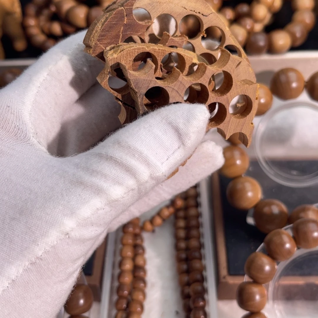 檀香木其他20克雕花碎料顶老料福利