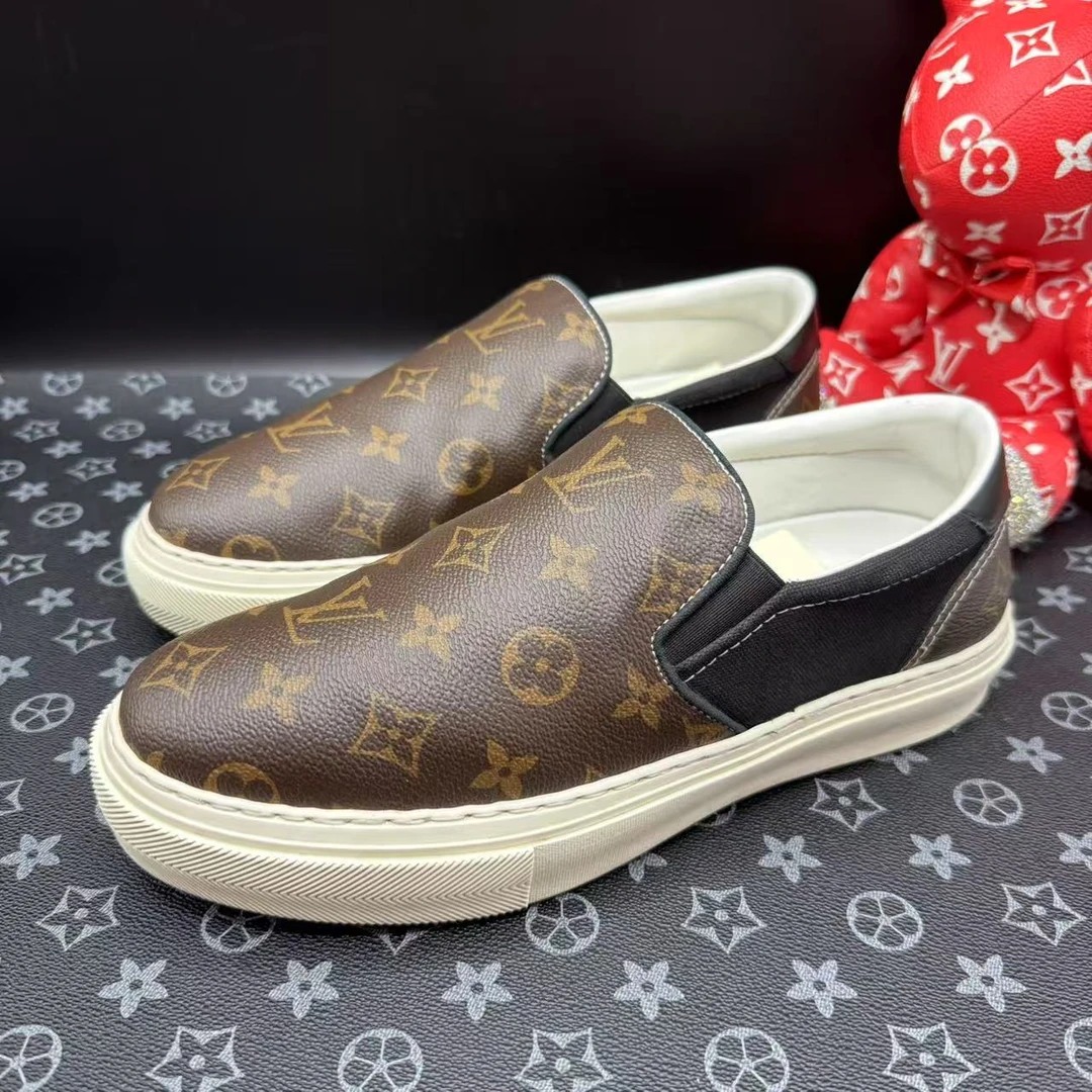 95新 LouisVuitton/路易威登 棕老花满印一脚蹬40欧码 lz320