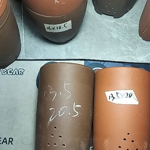 红泥紫泥大笔筒两个