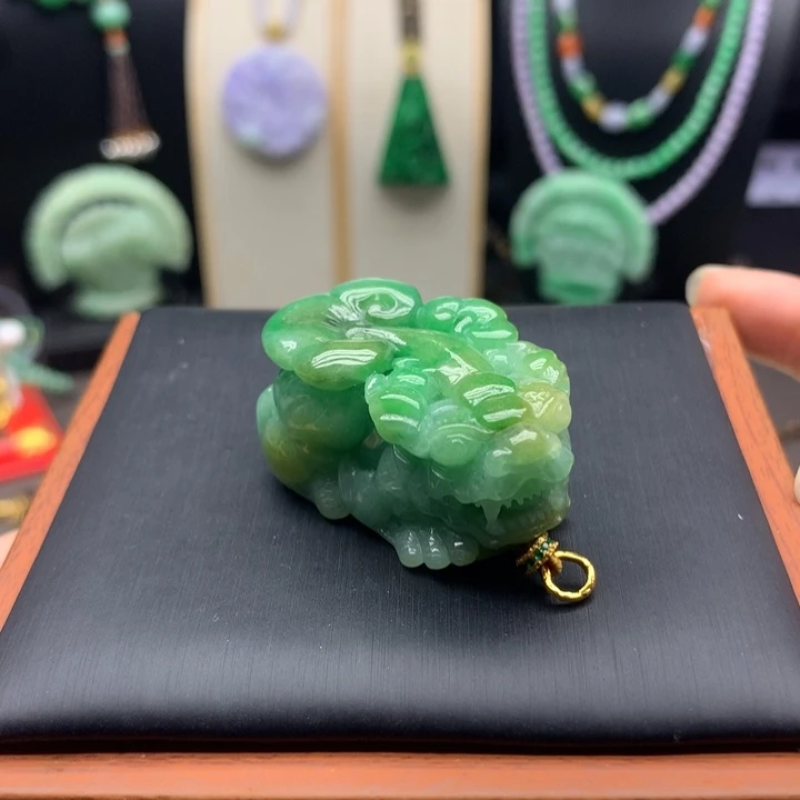 翡翠未镶嵌颈饰翡翠貔貅