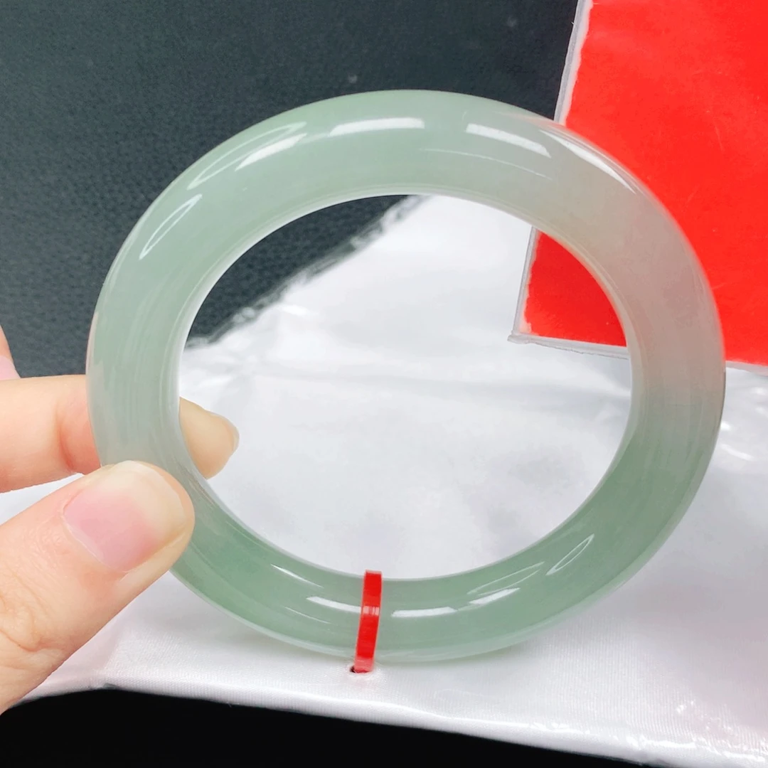 翡翠未镶嵌手镯57圈