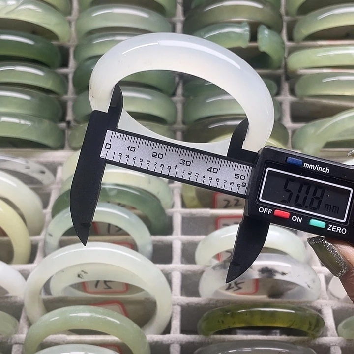 蛇纹石玉未镶嵌手镯23