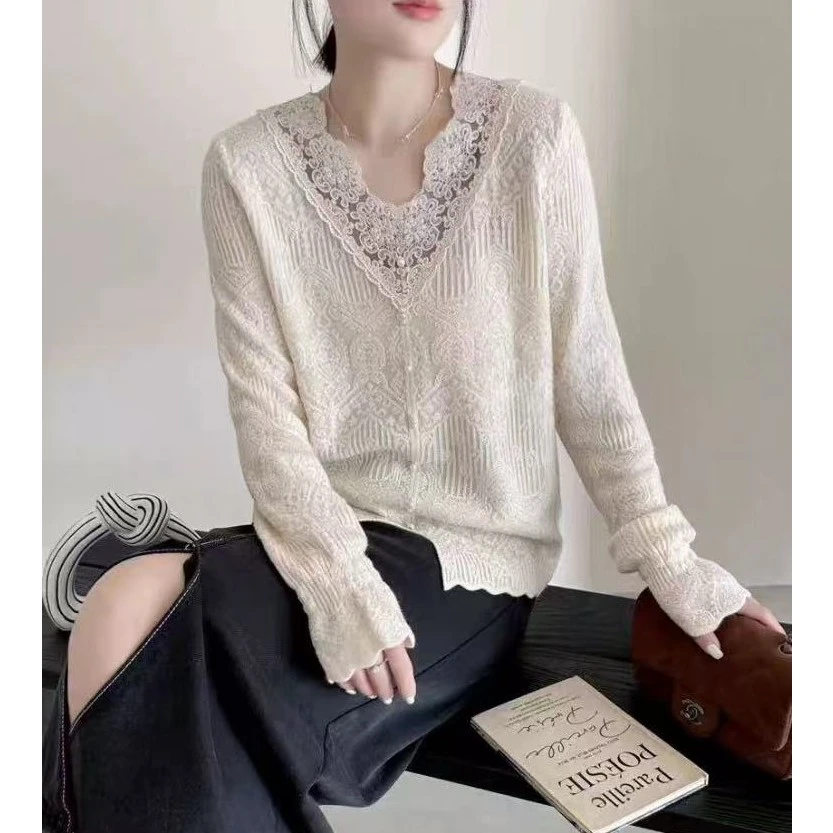 欧货重工小香风v蕾丝花边打底衫2024秋冬新款珍珠开叉毛衣内搭女